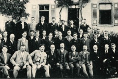 1932